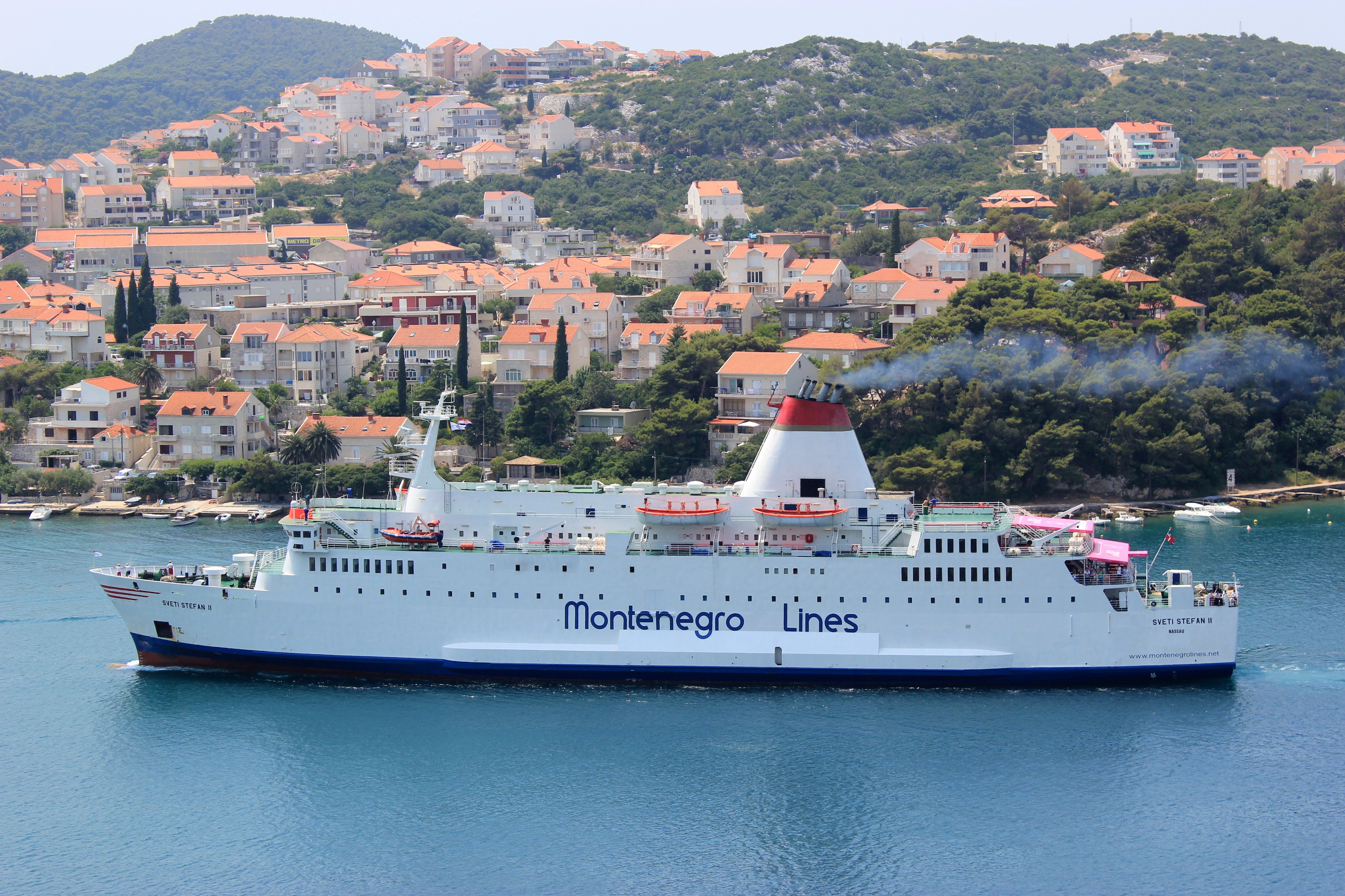 PRVO UPLOVLJAVANJE BRODOVA GRANDEUR OF THE SEAS I SVETI STEFAN II